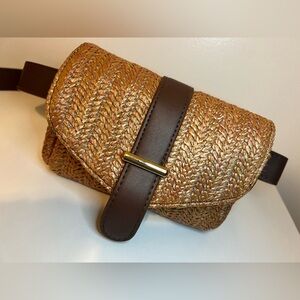 Straw detail Fanny pack